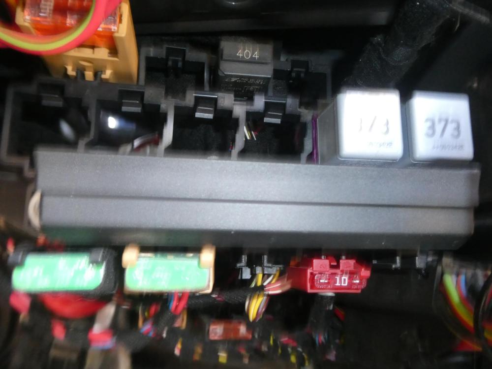 AudiA4Underdash1small.jpg